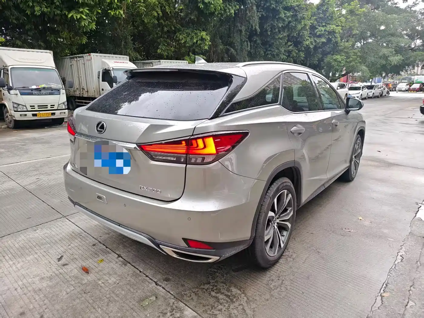 Photo 5 - Lexus RX