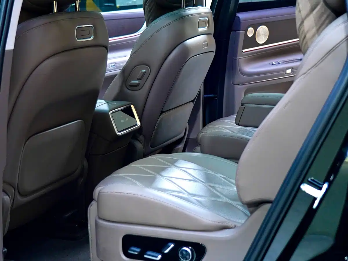 AITO Wenjie AITO M9 2025 Extended Range Ultra 52kWh 6-Seater фото 6