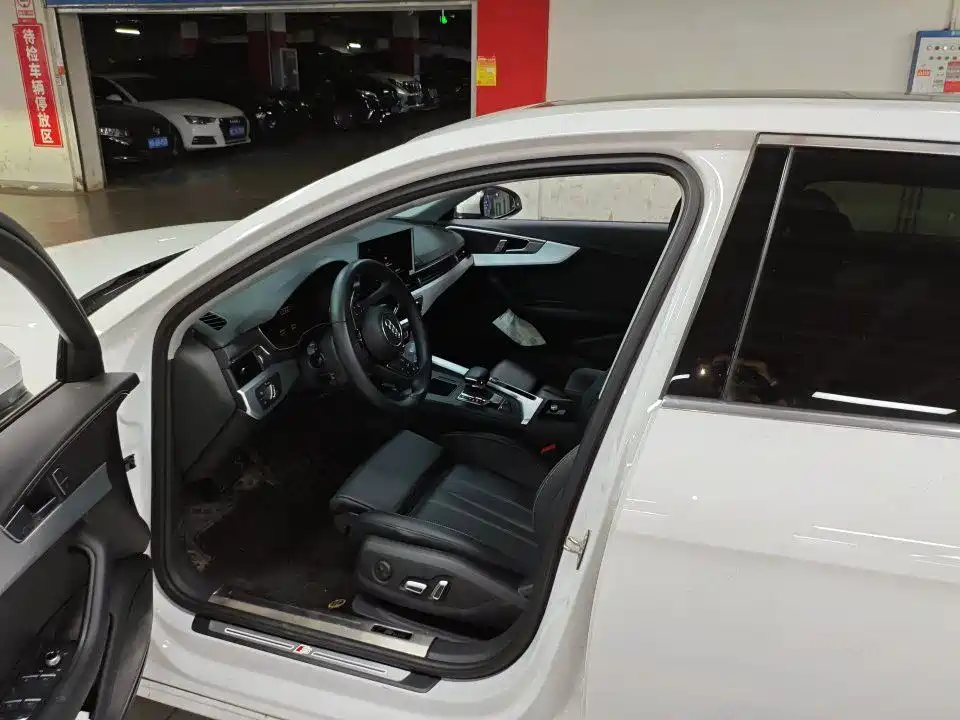 Фото 3 - Audi A4L