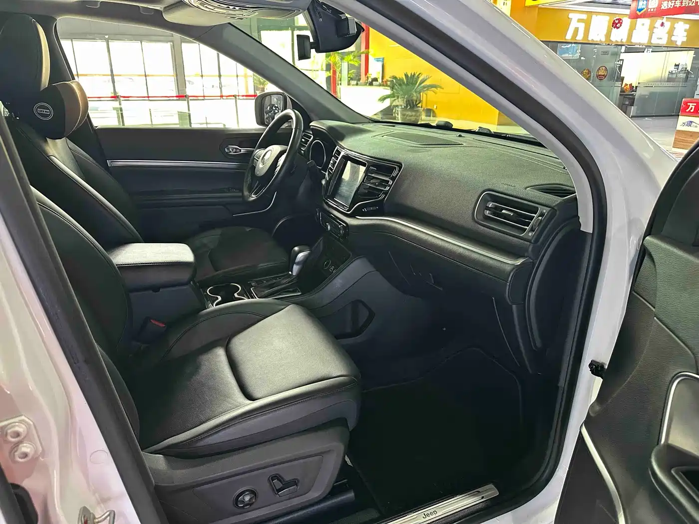 JEEP GRAND COMMANDER