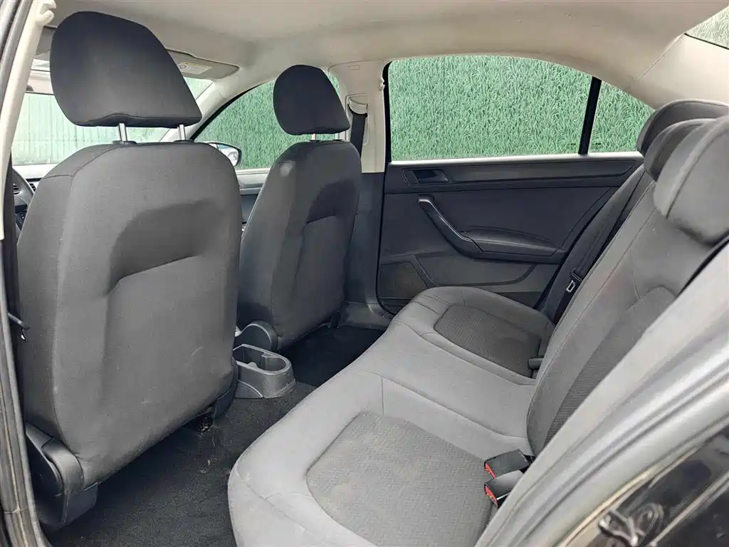 Volkswagen Santana 2013 1.6L Manual Trend Edition фото 6
