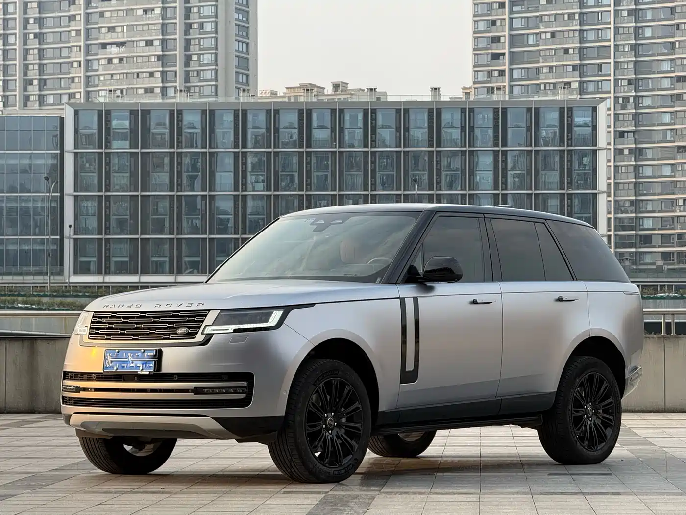 Land Rover Range Rover 2023 — пригон из Китая