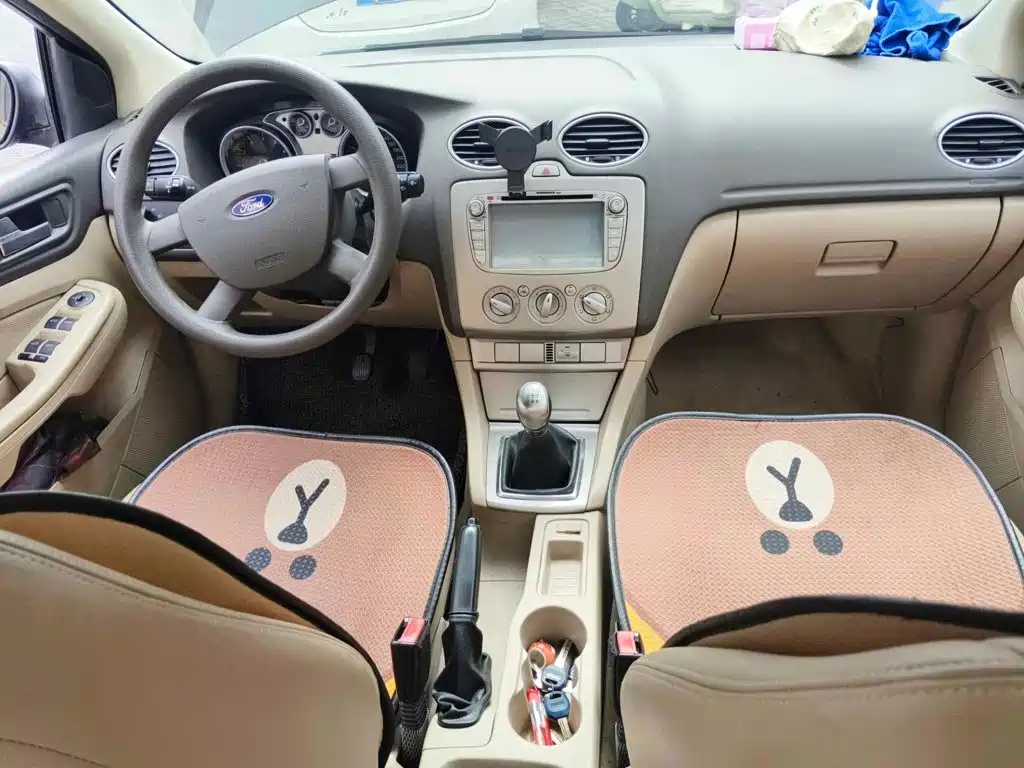 Ford Focus 2010 2011 Sedan 1.8L Manual Comfort