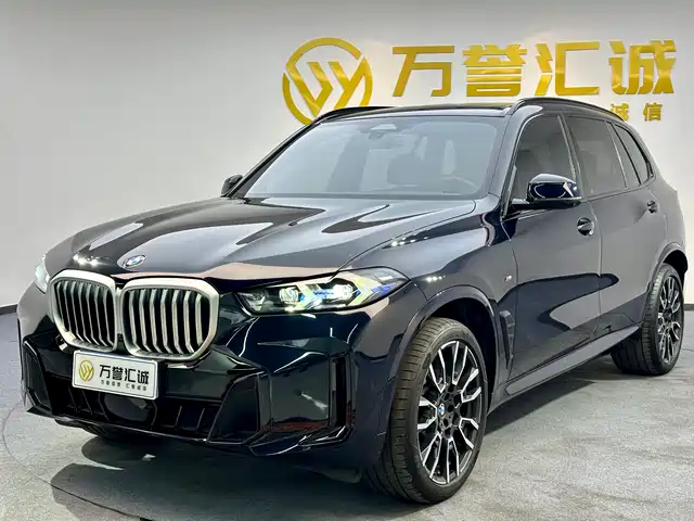 BMW X5 2023 xDrive 40Li M Sport Black Night Package