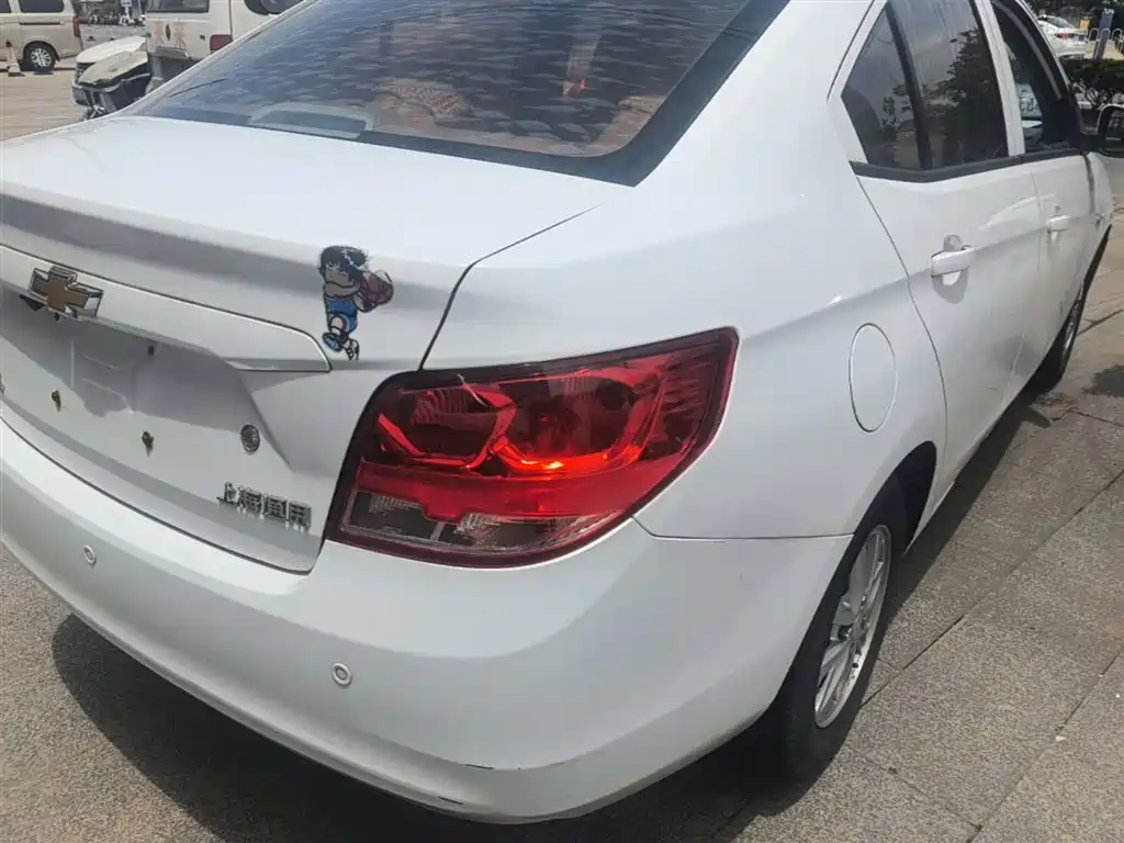 Chevrolet Sail 2015 Sail 3 1.5L Manual Ideal Sunroof Edition фото 8