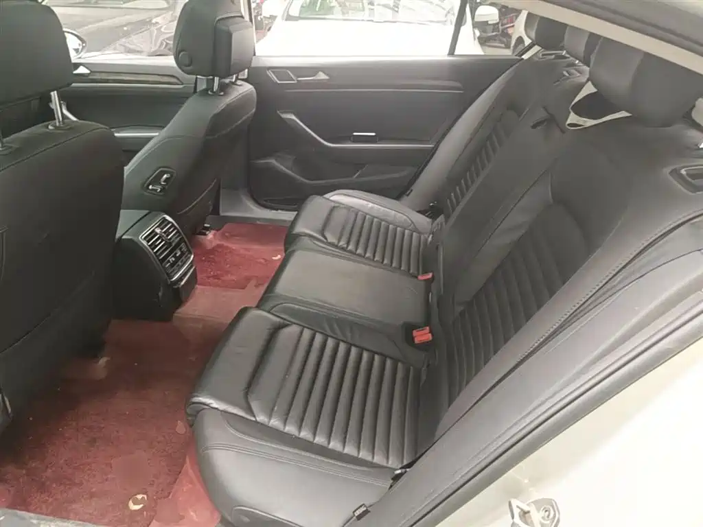 Volkswagen Magotan 2019 330TSI DSG Luxury Class China VI фото 17