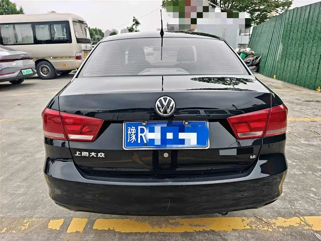 Volkswagen Santana 2013 1.6L Manual Trend Edition фото 9