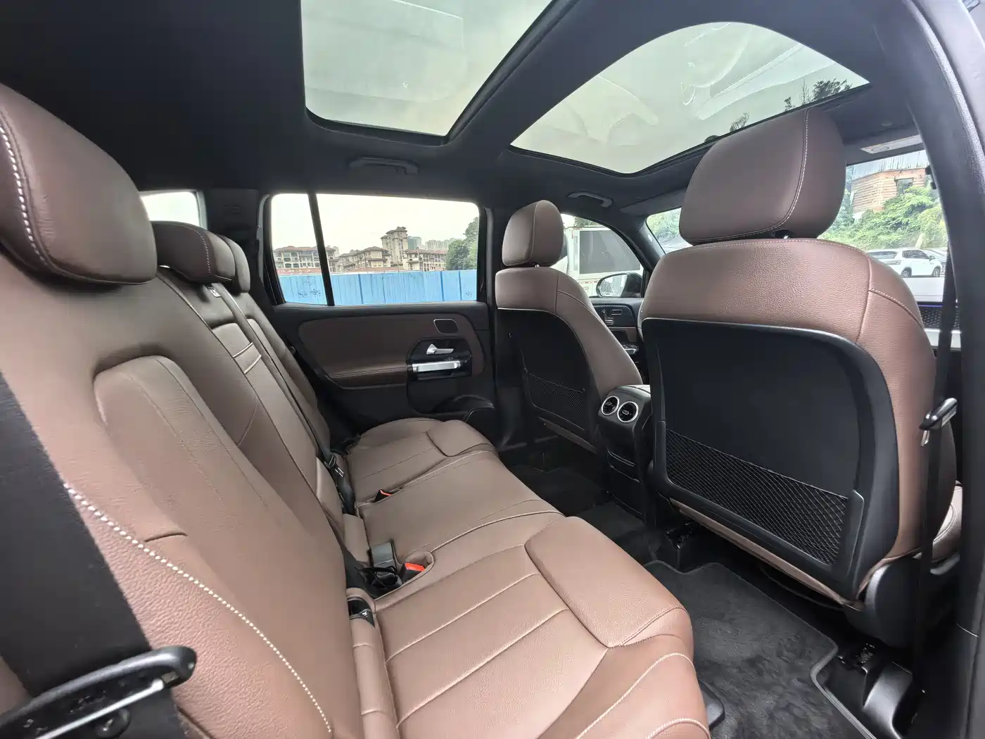 MERCEDES-BENZ GLB