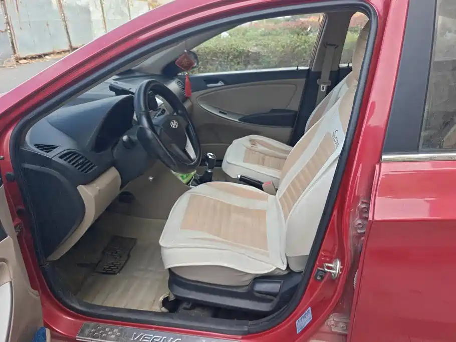 صورة 9 - Hyundai Verna