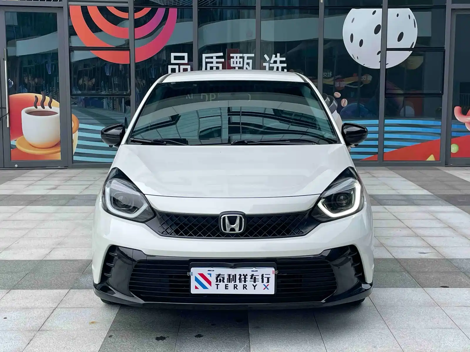 Photo 5 - Honda Fit