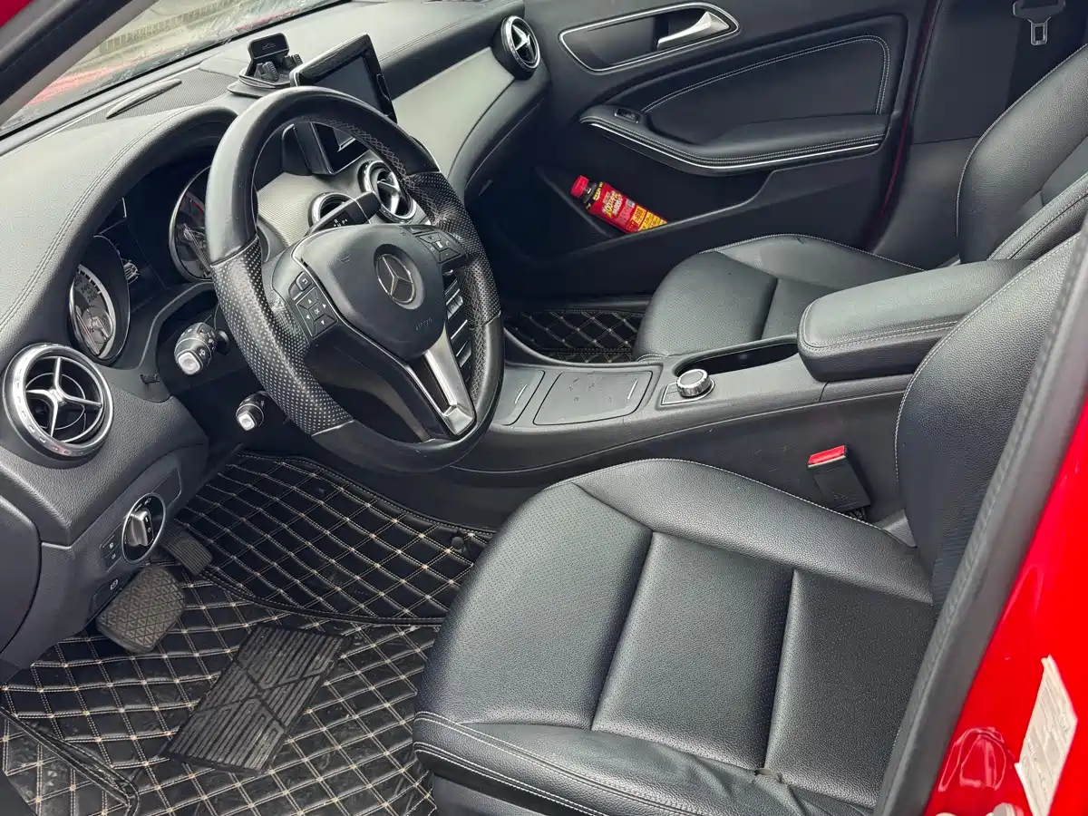 Mercedes-Benz GLA 2015 GLA 200 Fashion фото 12