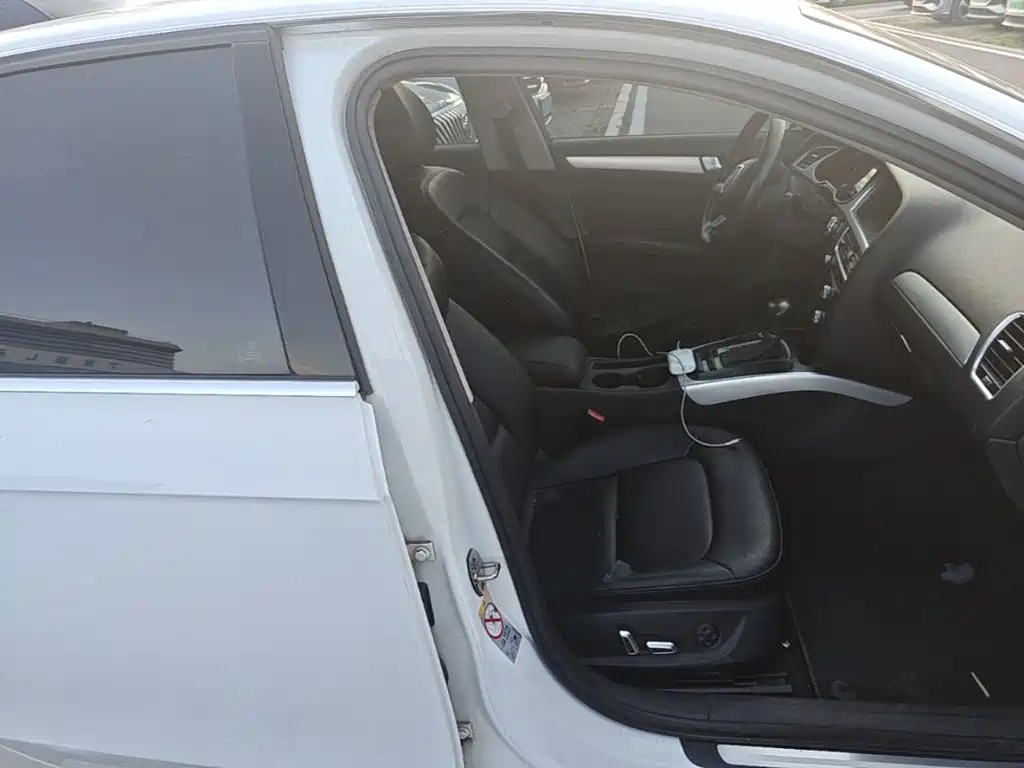 Фото 25 - Audi A4L