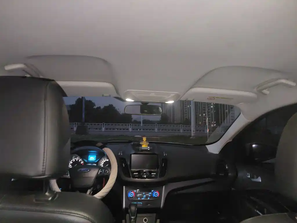 Ford Kuga 2019 2018 EcoBoost 180 FWD Wing