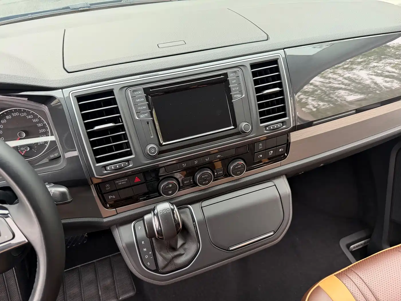 Volkswagen Caravelle 2019 2.0TSI 4WD Luxury 7-seater фото 9