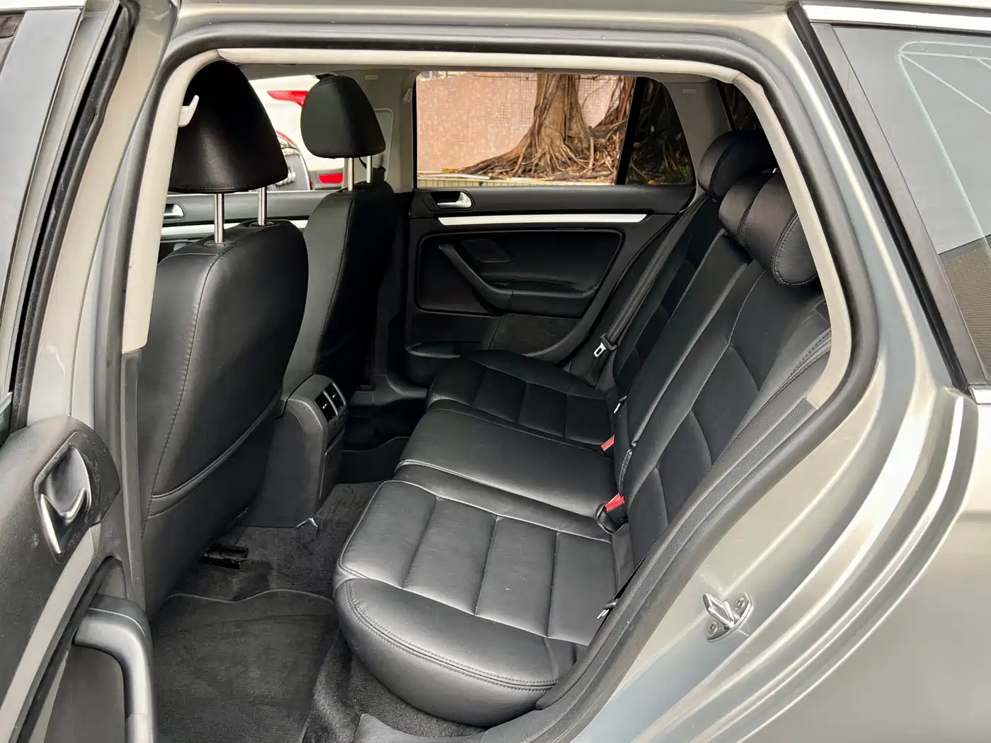 Volkswagen Golf (Import) 2011 Model 1.4TSI Luxury Touring фото 7