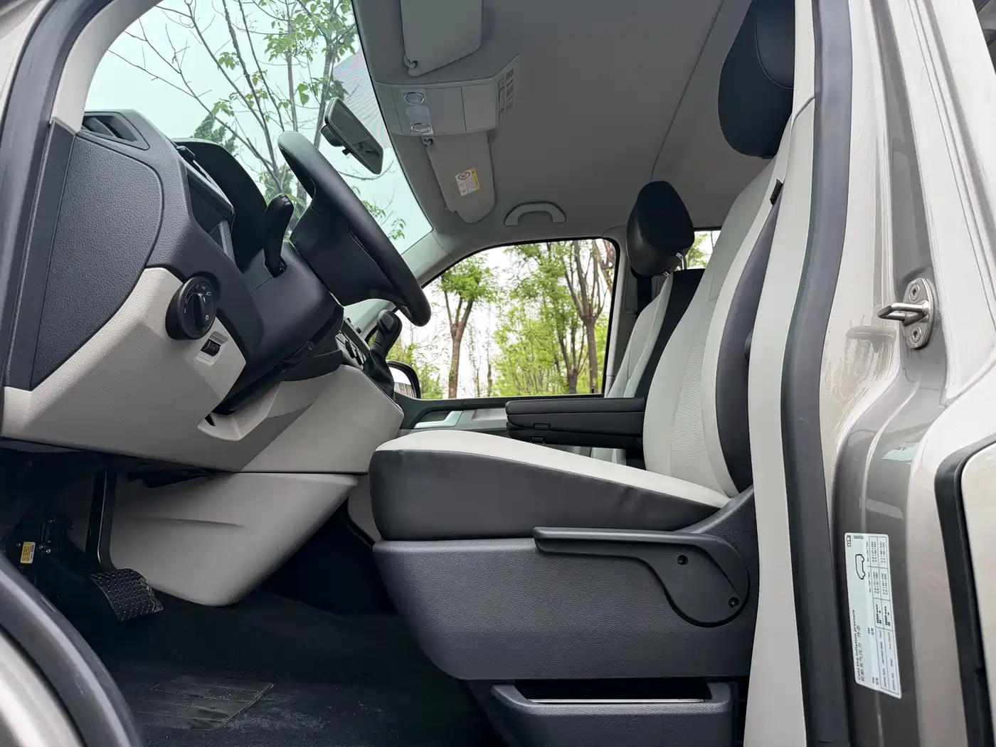 Volkswagen Caravelle 2017 2.0TSI 4WD Comfort 8-Seater фото 12