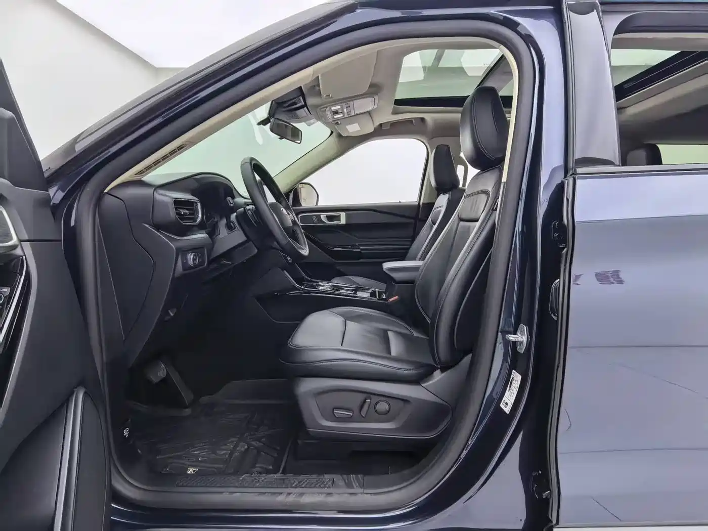 Фото 20 - Ford Explorer