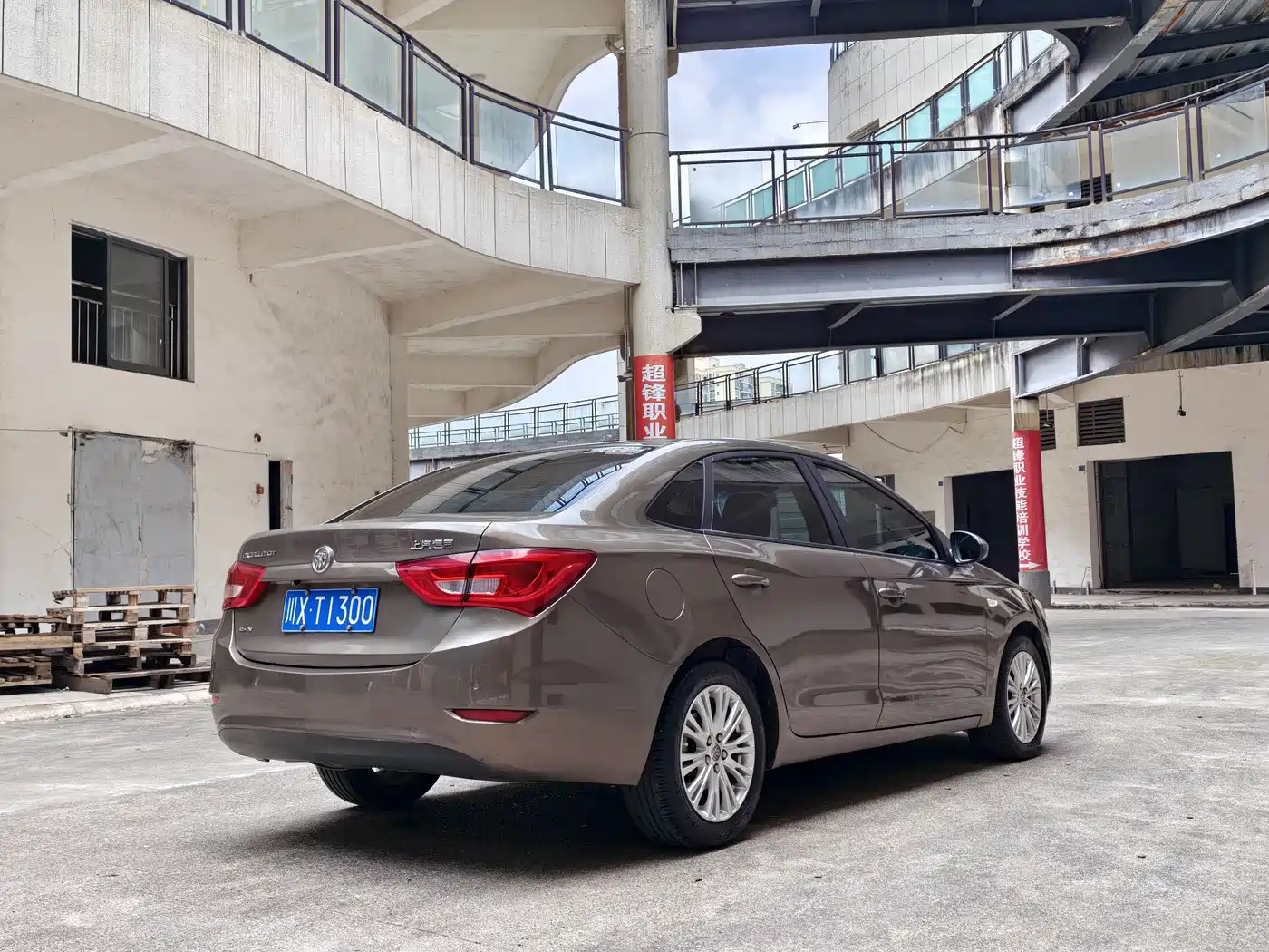 Buick Excelle 2016 15N Automatic Elite фото 4