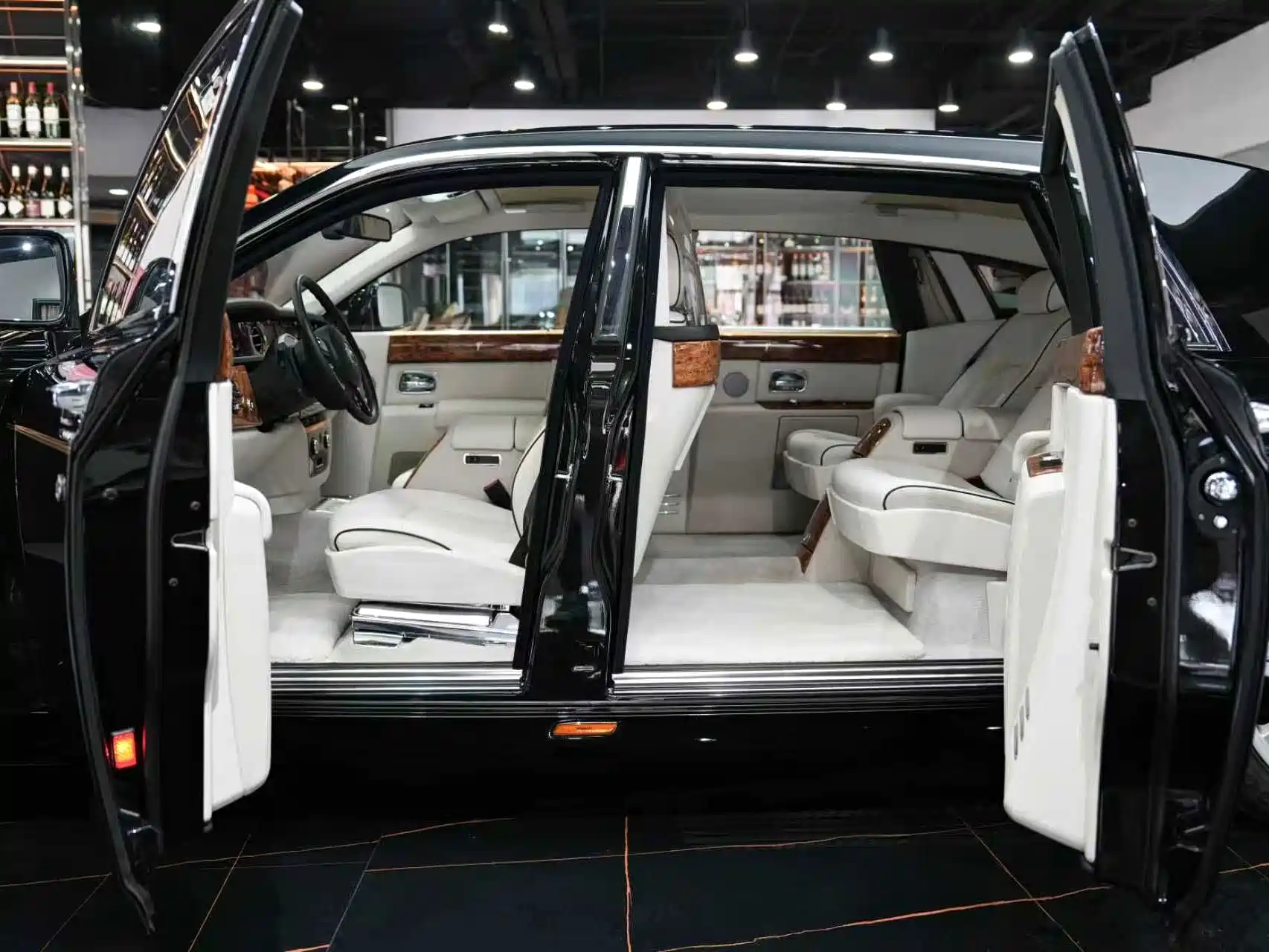 Фото 58 - Rolls-Royce Phantom