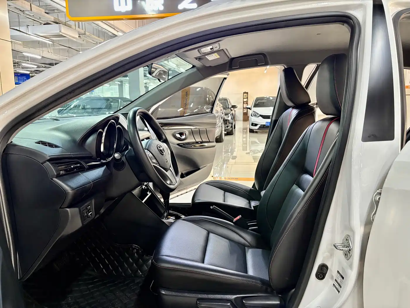 Toyota YARiS L Zhi Xuan 2022 Zhi Xuan X 1.5L CVT Luxury PLUS Edition фото 4