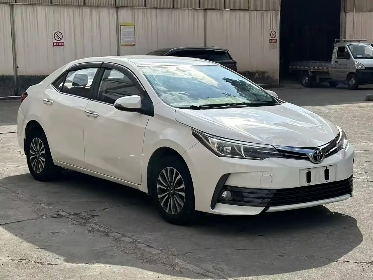 Toyota Corolla 2017 Facelift 1.2T S-CVT GL фото 2