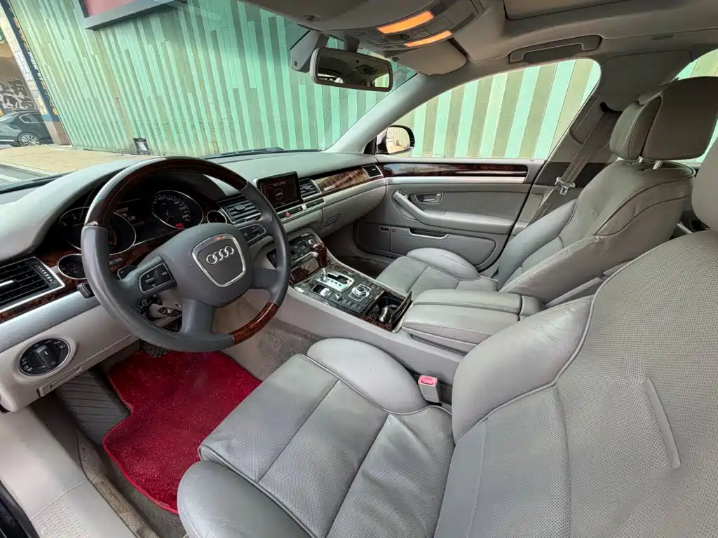 Фото 3 - Audi A8