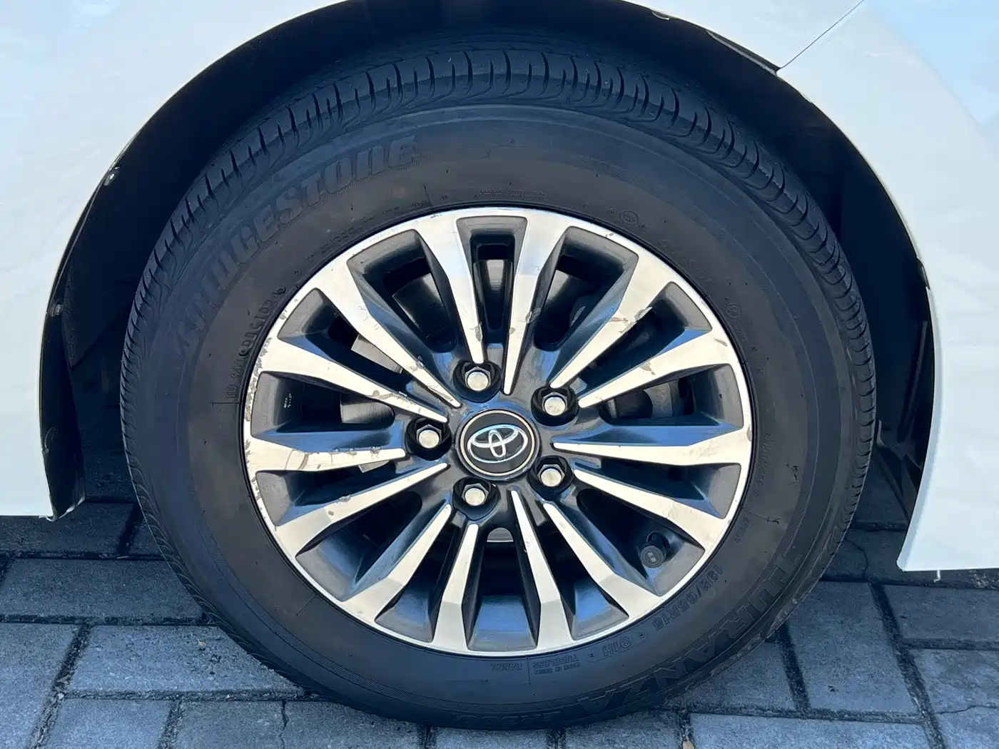 Toyota Corolla 2017 Facelift 1.2T S-CVT GL фото 19