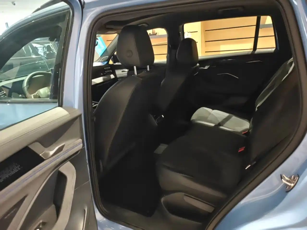 Volkswagen Tiguan L 2024 PRO 380TSI 4WD R-Line Premium Edition фото 5