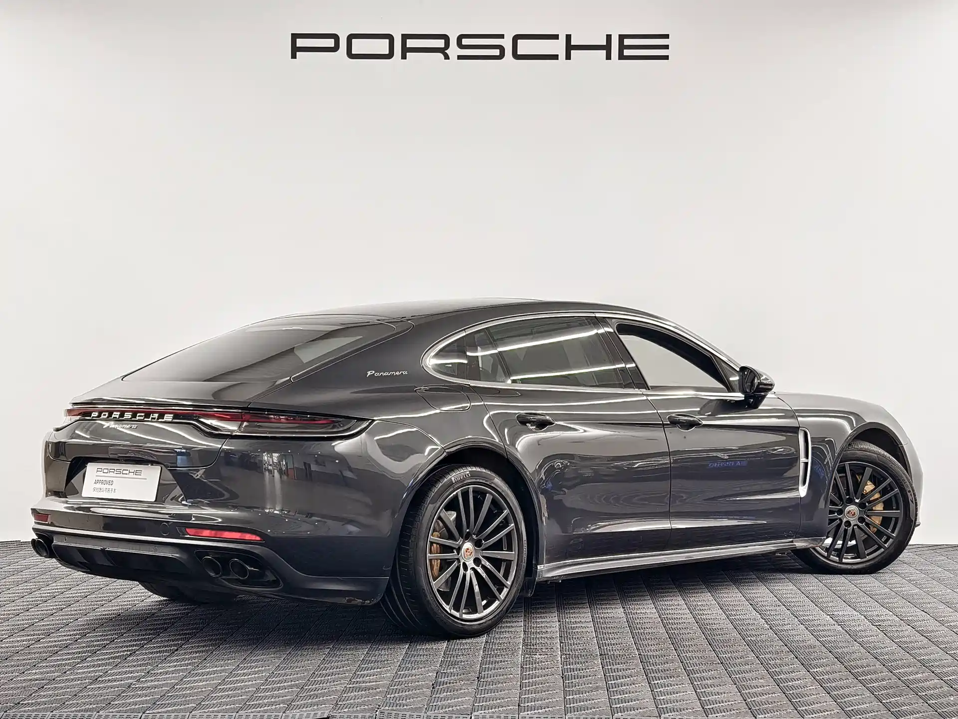 Photo 8 - Porsche Panamera