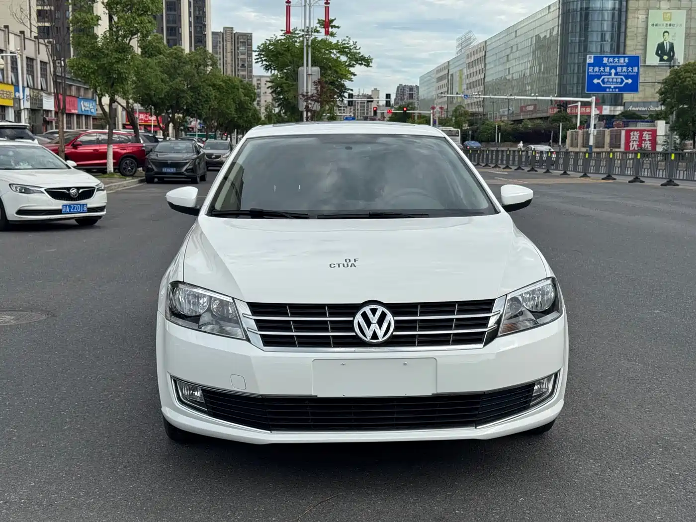 Volkswagen Lavida Tour 2014 1.6L Automatic Sport фото 2