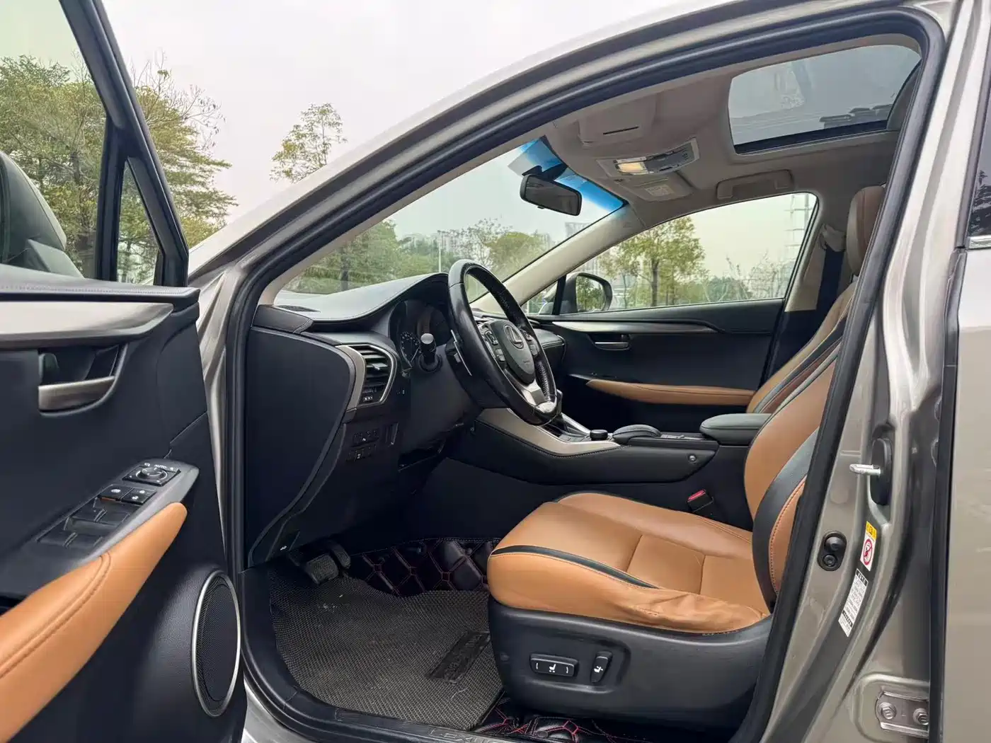 Lexus NX 2015 200t AWD F Sport фото 5