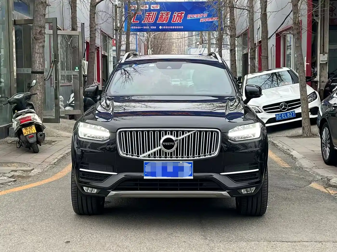 VOLVO XC90