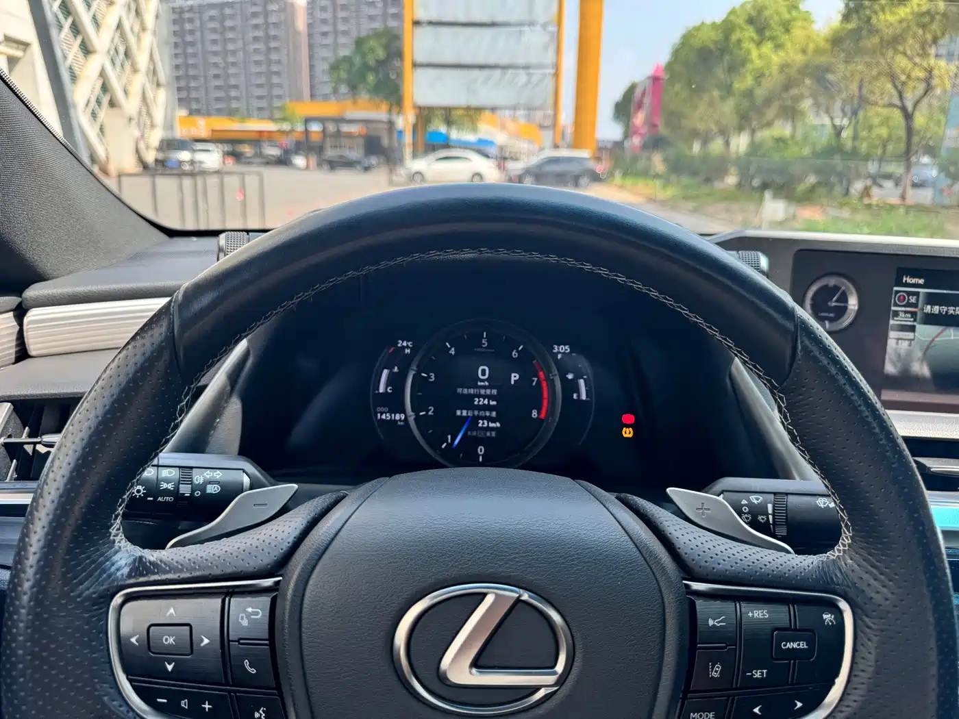 Фото 12 - Lexus ES