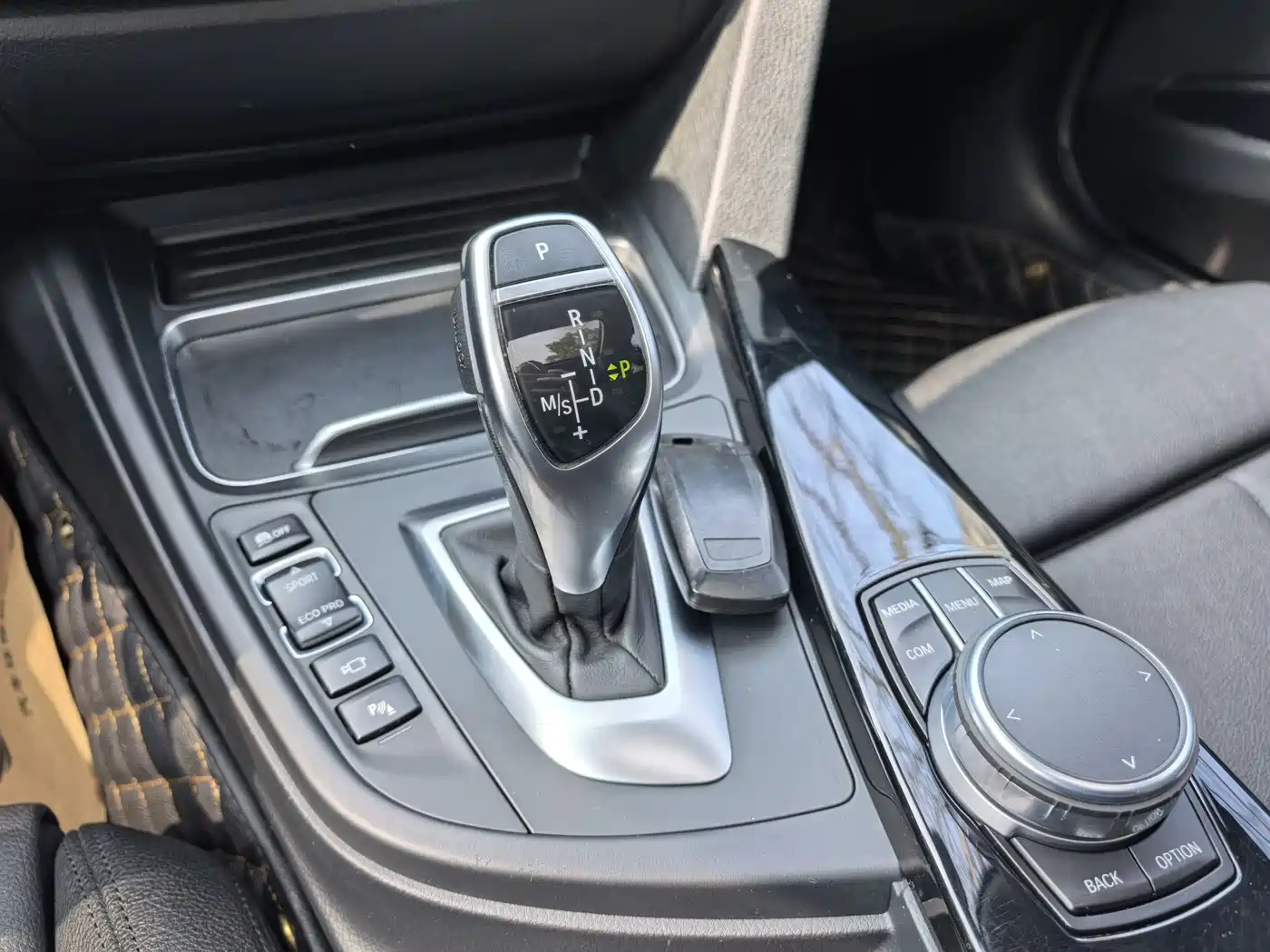 BMW 3 Series 2018 320Li Leading M Sport Package фото 10