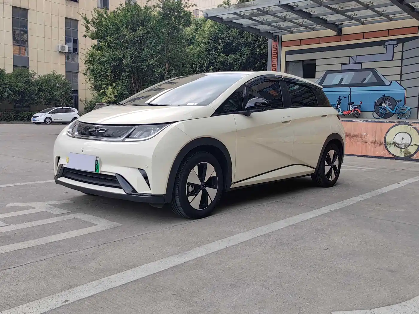 BYD Dolphin 2023 420km Fashion Edition