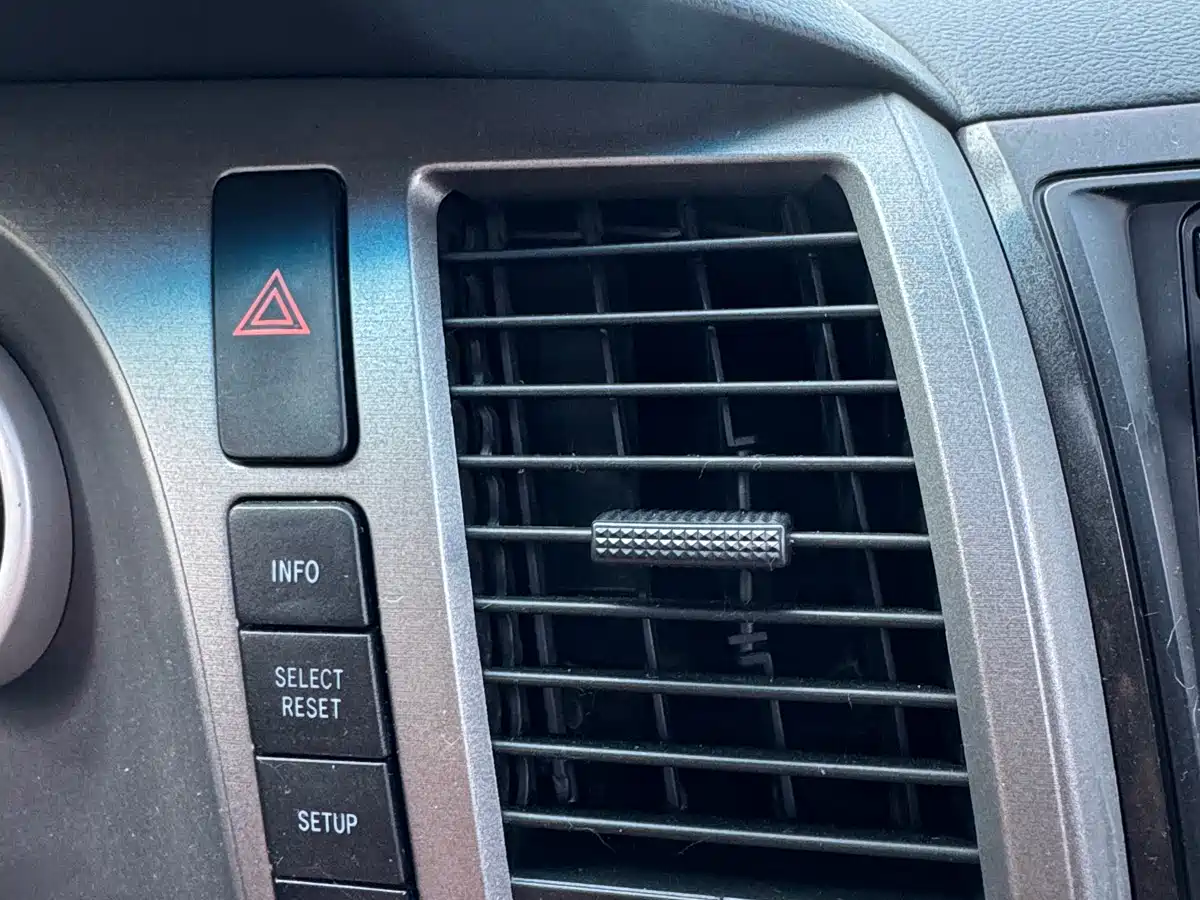 Toyota Sequoia 2010 5.7 Platinum Edition фото 24