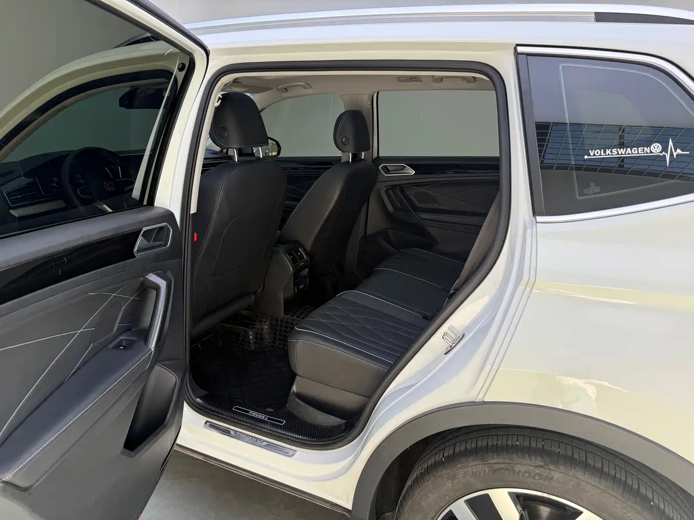 Volkswagen Tiguan L 2024 Outstanding 330TSI Auto 2WD R-Line Dragon Glory Edition фото 14