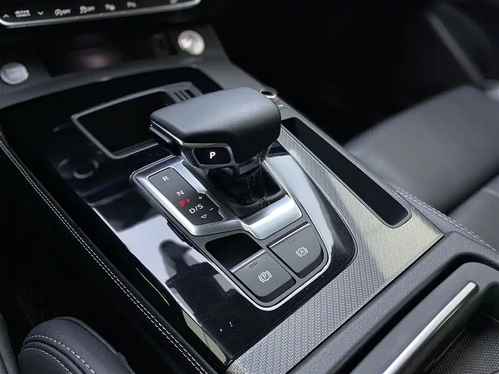 Audi Q5L 2022 40T Luxury Dynamic фото 19