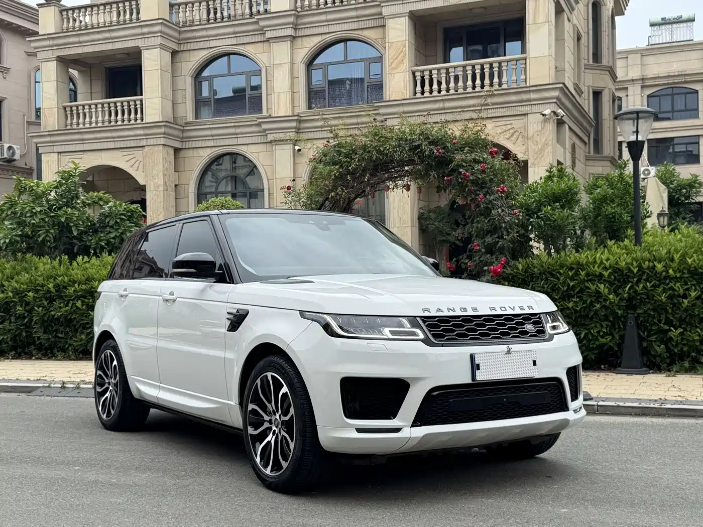 Land Rover Range Rover Sport 2020 3.0 L6 HSE DYNAMIC фото 3