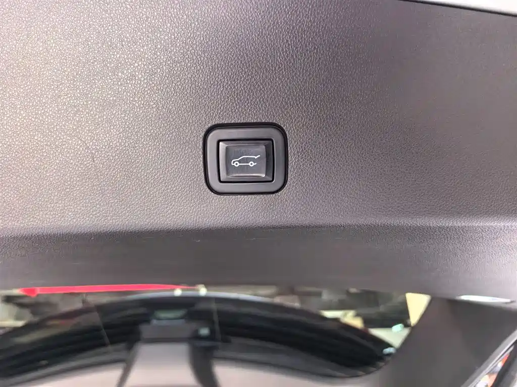 Cadillac XT6 2022 2.0T 6-Seater 4WD Luxury 120th Anniversary Limited Edition фото 22