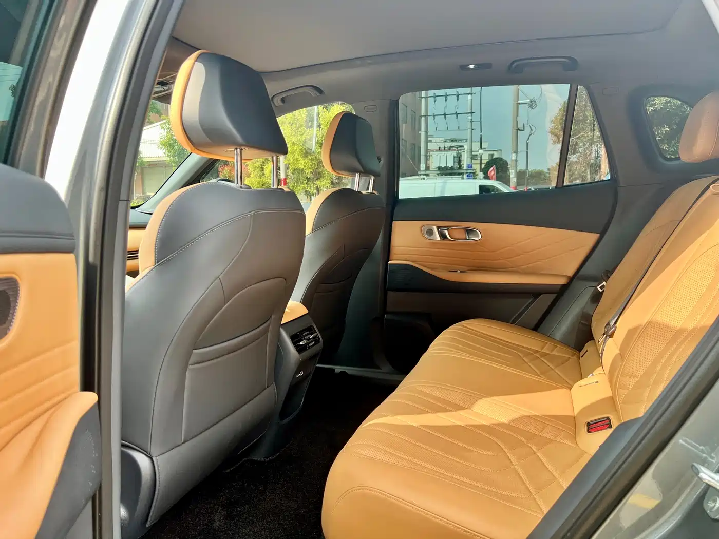 Geely Galaxy Galaxy Starship 7 EM-i 2025 120km Navigation Edition фото 16