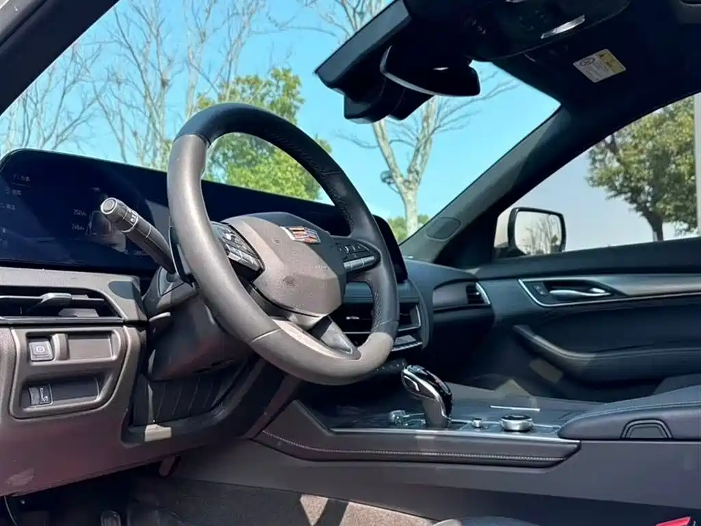 Cadillac CT5 2024 28T Luxury Model Pro фото 5