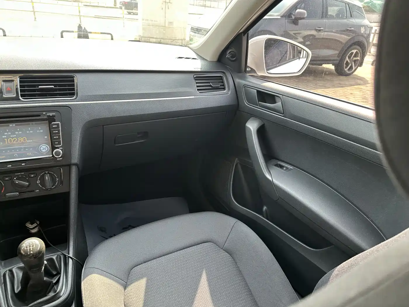 Volkswagen Santana 2015 1.6L Manual Trend Edition фото 15