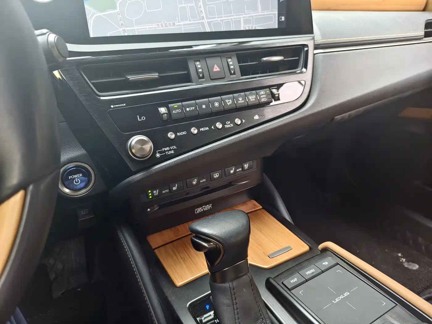 Lexus ES 2022 300h Executive Edition фото 9
