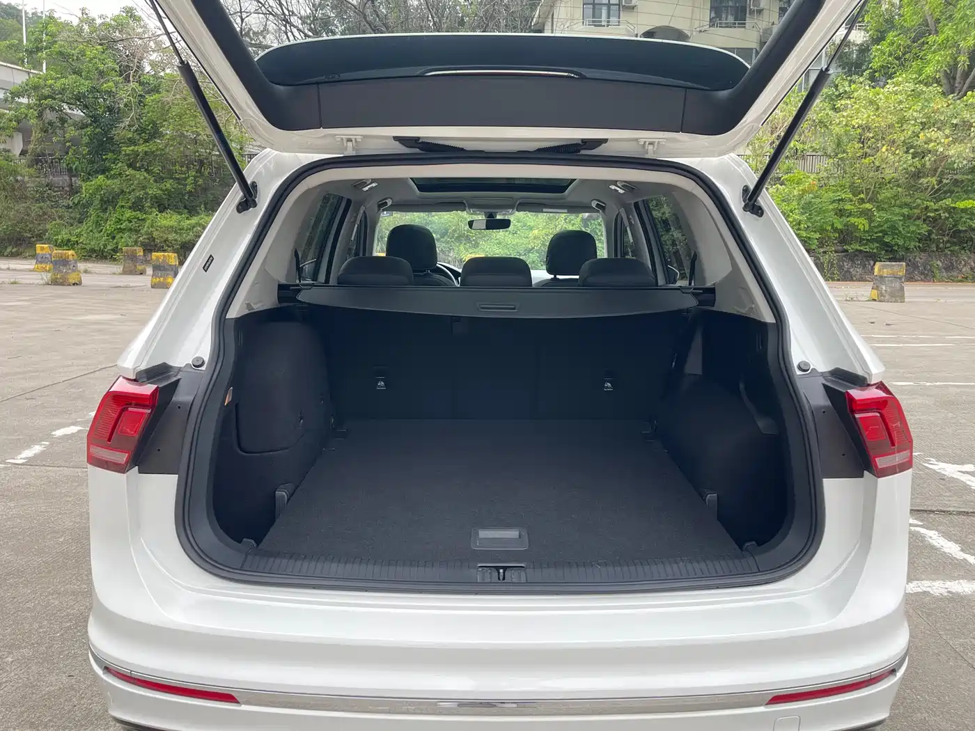 Volkswagen Tiguan L PHEV 2020 430PHEV Plug-in Hybrid Premium Edition фото 30