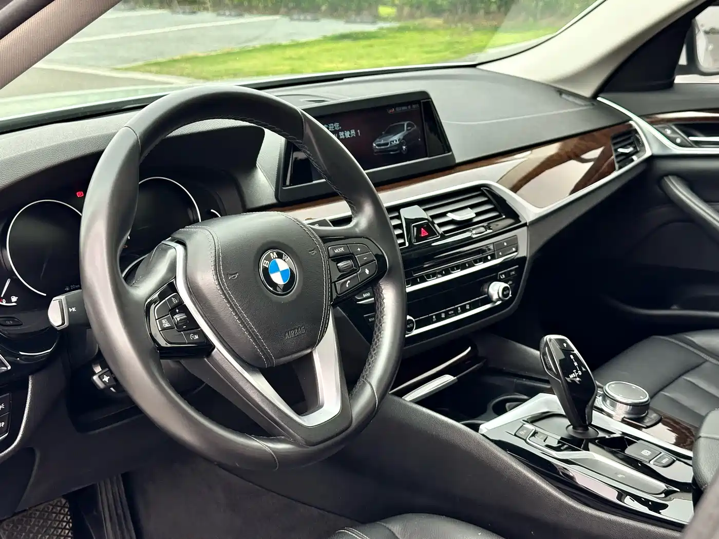 BMW 5 Series 2018 528Li Launch Special Edition фото 10