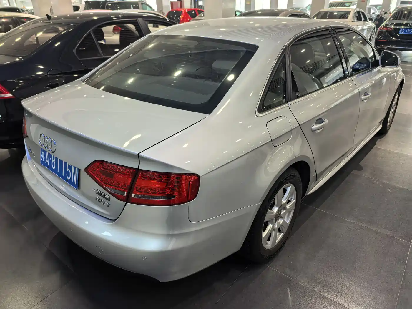 Audi A4L 2012 2.0 TFSI Automatic Luxury фото 4