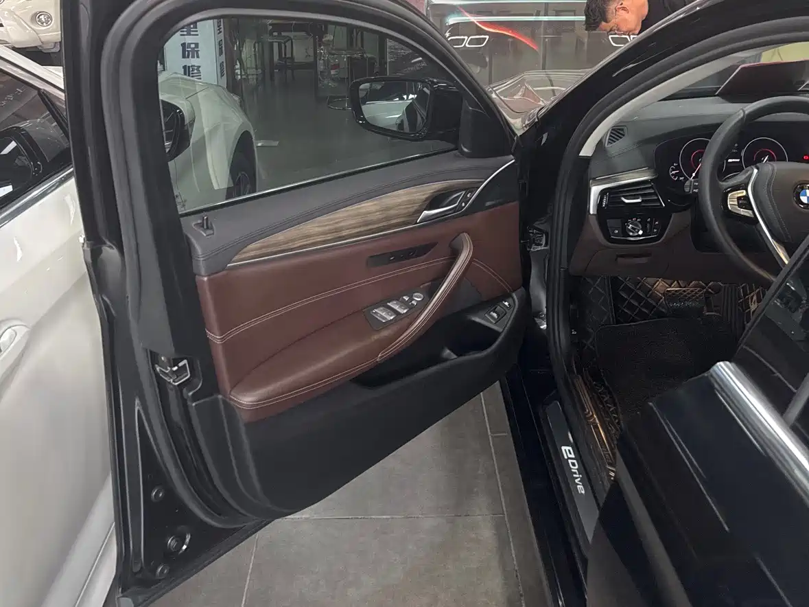 BMW 5 Series New Energy 2019 Facelift 530Le Luxury Package фото 17