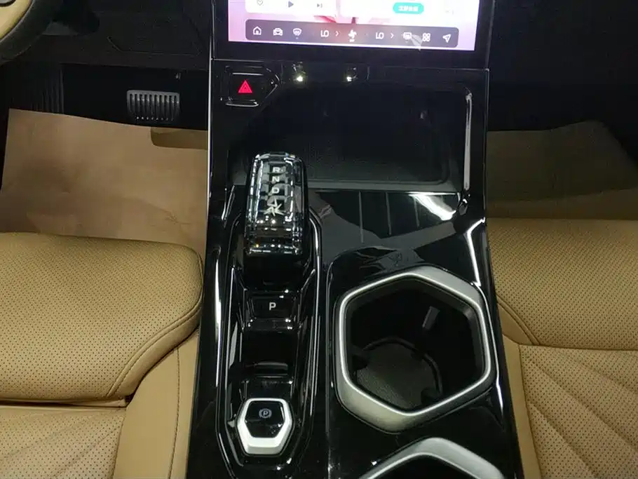 GEELY AUTOMOBILE BOYUE L