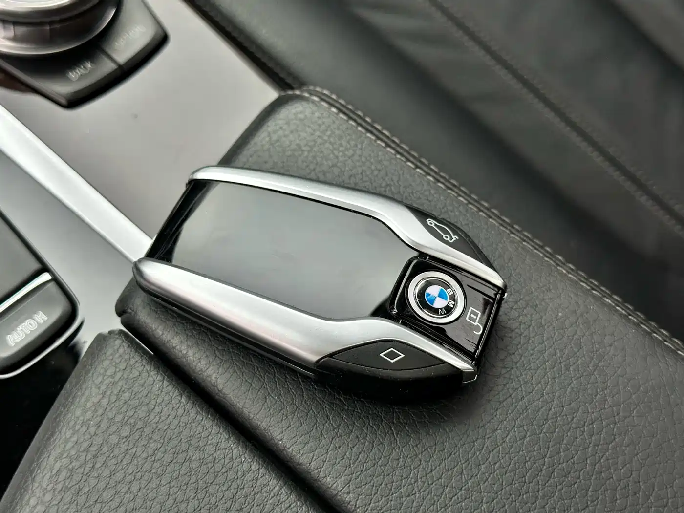 BMW 5 Series 2018 528Li Launch Special Edition фото 18